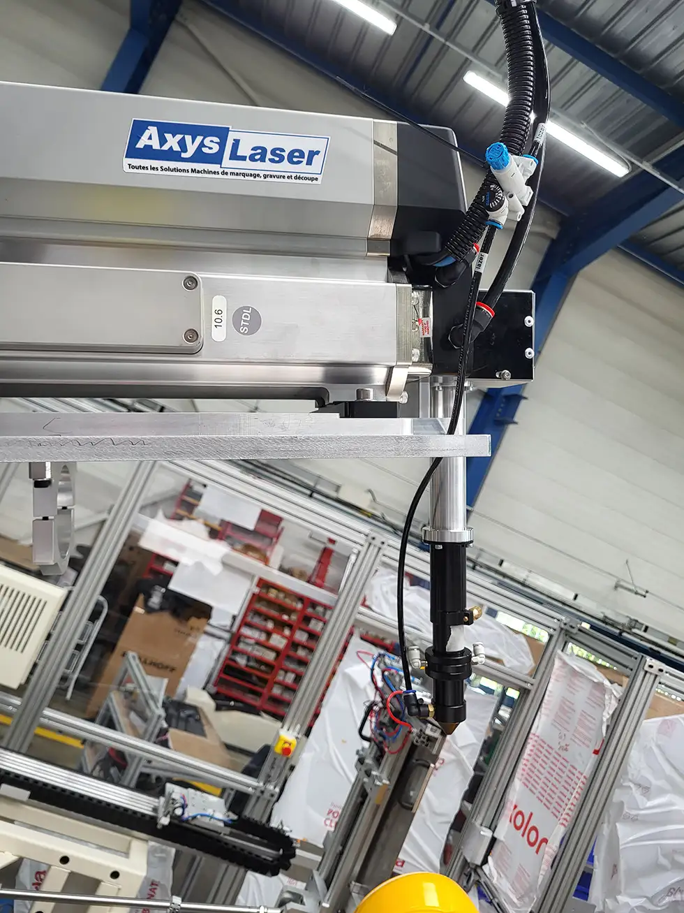 axyslaser-machine-laser-sur-mesure-5